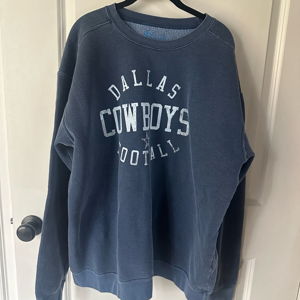 Dallas cowboys NFL Blue Sweatshirt XXL men’s but cute for women